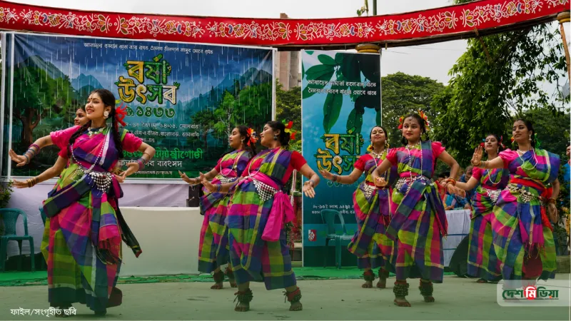 ‘আবার এসেছে আষাঢ় আকাশ ছেয়ে’: সুর, ছন্দ আর কবিতায় ১৪৩৩-এর বর্ষাবরণ