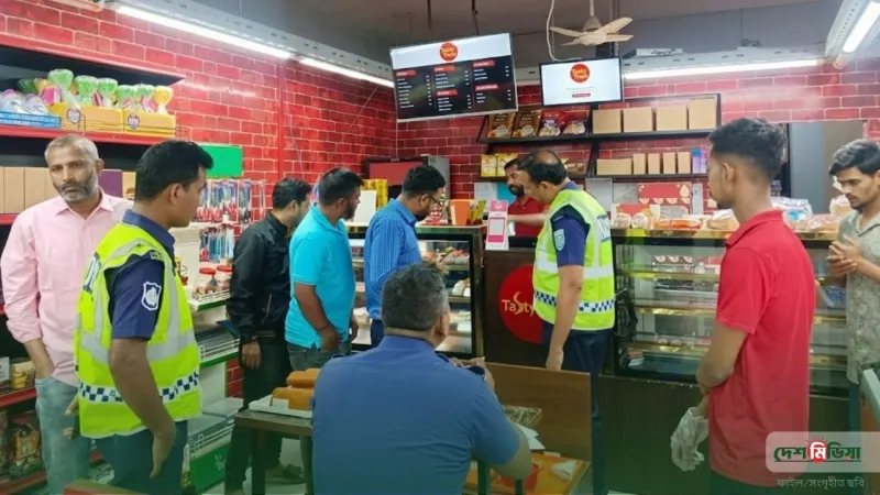 ফ্রাই রোল ও স্যান্ডউইচ খেয়ে বিপত্তি: দিনাজপুরে ৬০ জন অসুস্থ, নেপথ্যে রেস্টুরেন্টের খাবার?