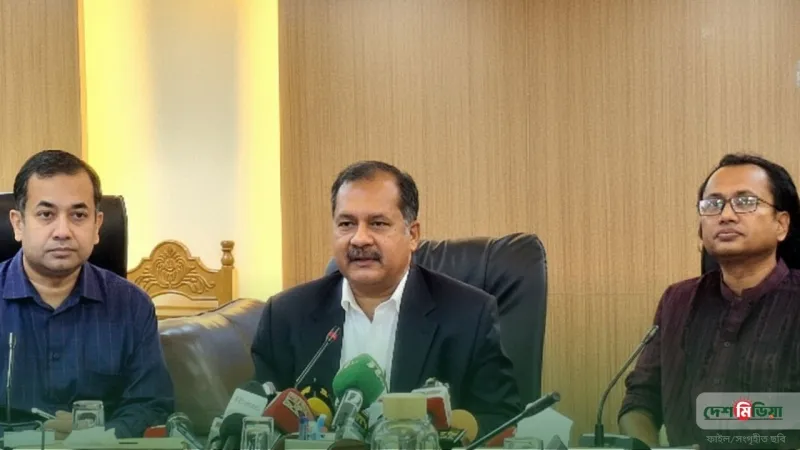 লোগো নকল করে ভুয়া খবর ছড়ালে কঠোর ব্যবস্থা: সচিবালয়ে প্রধানমন্ত্রীর উপদেষ্টার হুঁশিয়ারি।