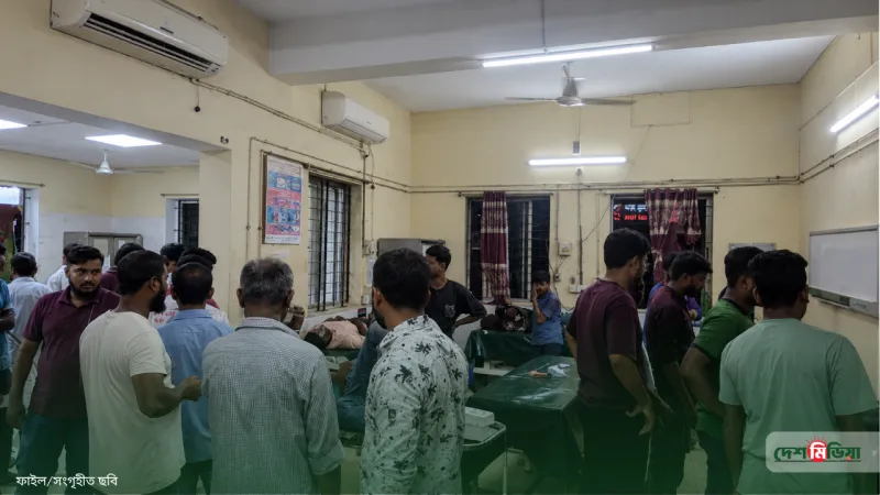 চাকা সারাতে গিয়েই চিরবিদায়: ফেনীতে গভীর রাতে কাভার্ড ভ্যানের ধাক্কায় চালক-হেলপারের করুণ মৃত্যু