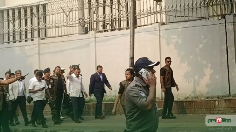 স্বাধীনতা পদক দিতে যাওয়ার পথে প্রথা ভাঙলেন প্রধানমন্ত্রী, সচিবালয় গেটে হঠাৎ কেন থামলেন তিনি