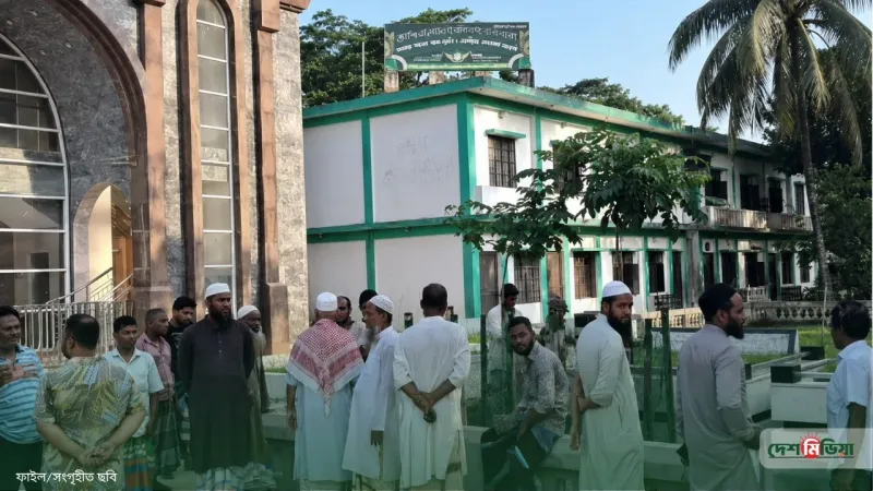 নাড়ির টানে ভোলার মাটিতে শেষ যাত্রা; কিংবদন্তি তোফায়েল আহমেদের চিরবিদায়ের অশ্রুসজল প্রস্তুতি