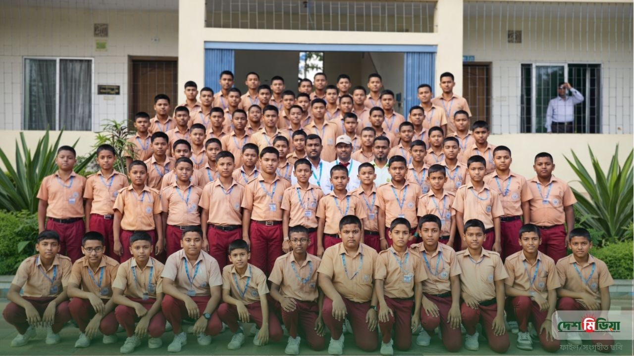 পাকুন্দিয়ার এক অখ্যাত স্কুলের এই অবিশ্বাস্য সাফল্যের রহস্য কী?