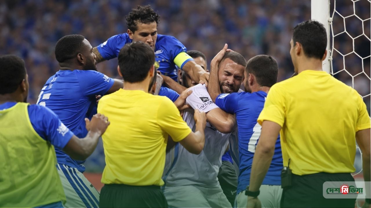 ফুটবল ম্যাচ না কি কুংফু লড়াই? এক ম্যাচেই ২৩ লাল কার্ডের নজিরবিহীন বিশ্বরেকর্ড!