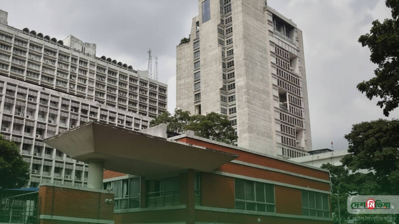 ঈদের লম্বা বিরতি শেষ, কর্মব্যস্ততায় ফিরছে রাজধানী