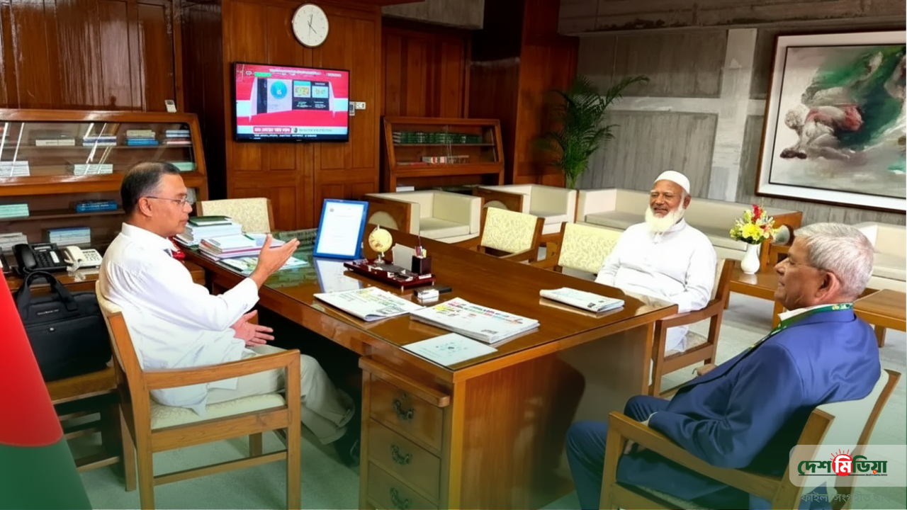 বিরোধীদলীয় নেতাকে নিজের কার্যালয় থেকে বিদায় জানিয়ে রাজনৈতিক মহলে চমক প্রধানমন্ত্রীর।