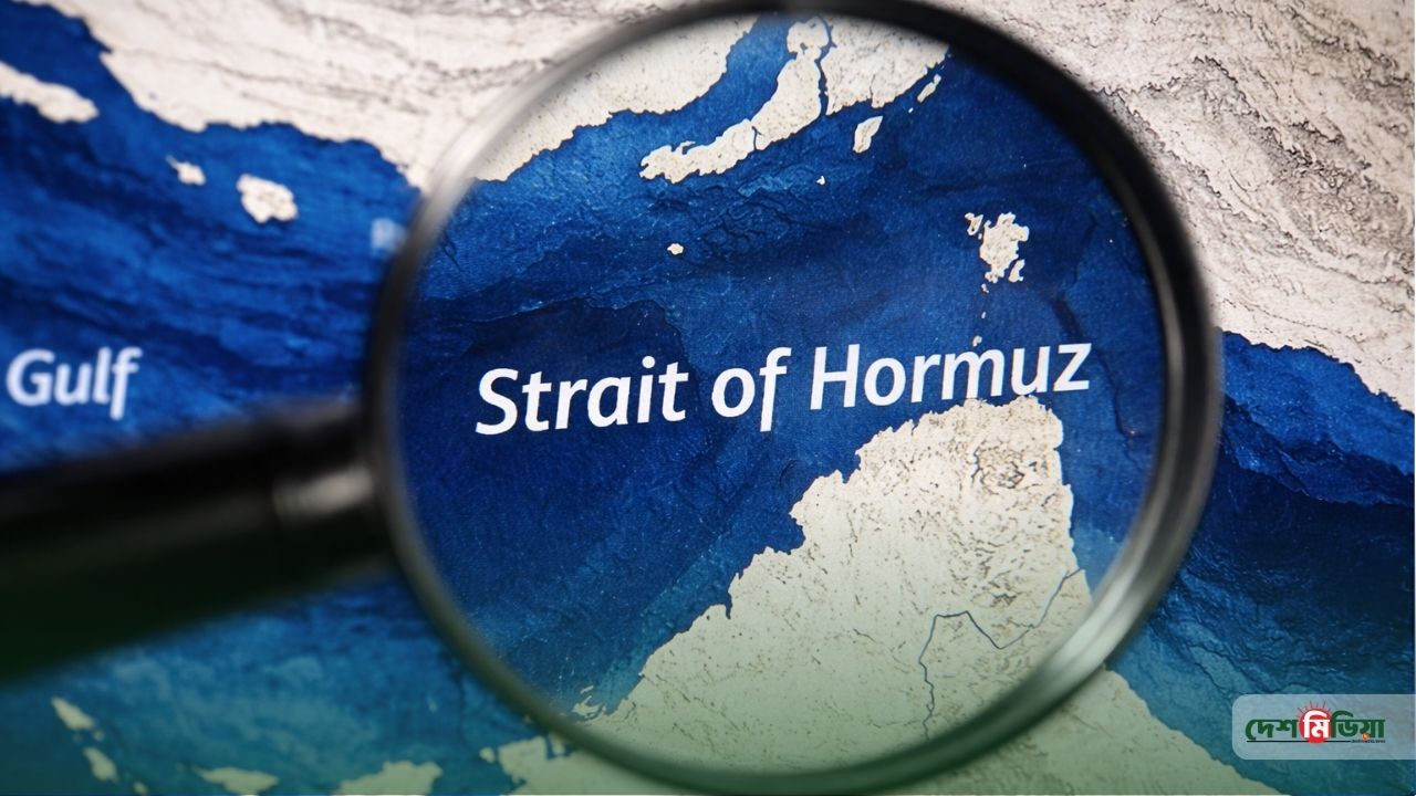 হরমুজ প্রণালি নিয়ে চরম ধূম্রজাল: ওয়াশিংটন বলছে ‘খোলা’, তেহরান বলছে ‘জাহাজ ওড়াব’!