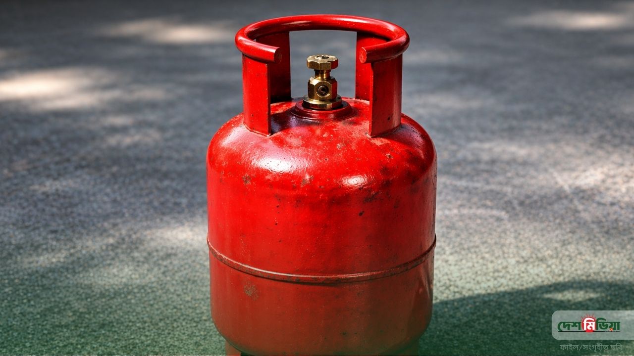 রান্নার গ্যাসে ফের অস্বস্তি; ১৯০০ টাকা ছাড়াল এলপিজির দাম, নতুন দর কার্যকর আজ থেকেই।