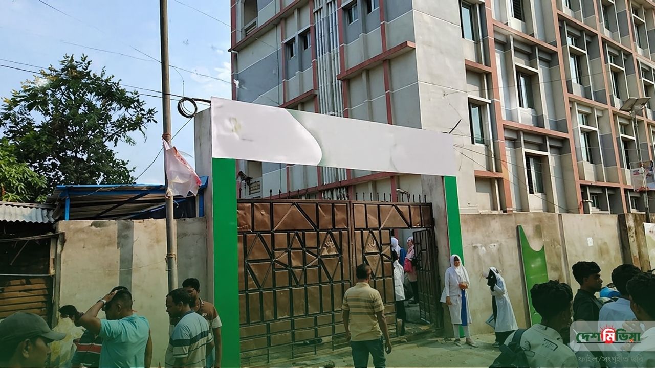 পরীক্ষার্থীদের জীবন নিয়ে ছিনিমিনি? কাঁচপুর ওমর আলী উচ্চ বিদ্যালয়ে লঙ্কাকাণ্ড